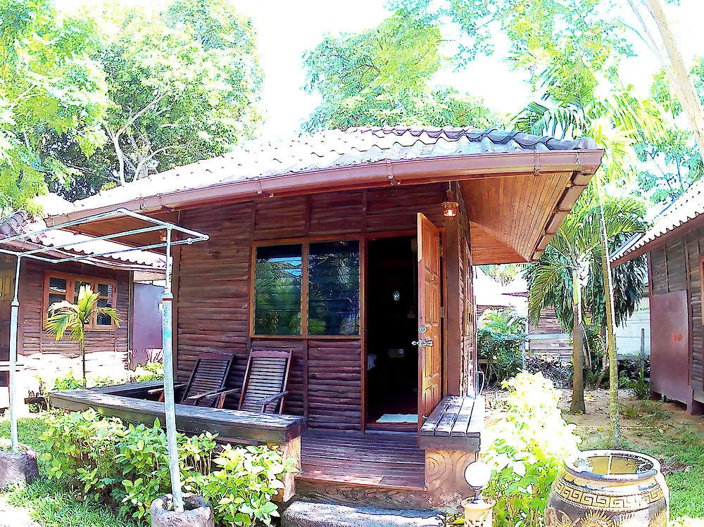 Nice & Easy House Hotel Koh Lanta 3*,